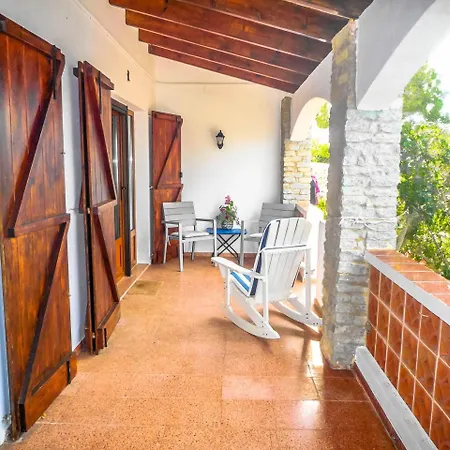 Cala En Porter Sleeps 6 Pool Air Con Wifi Villa *
